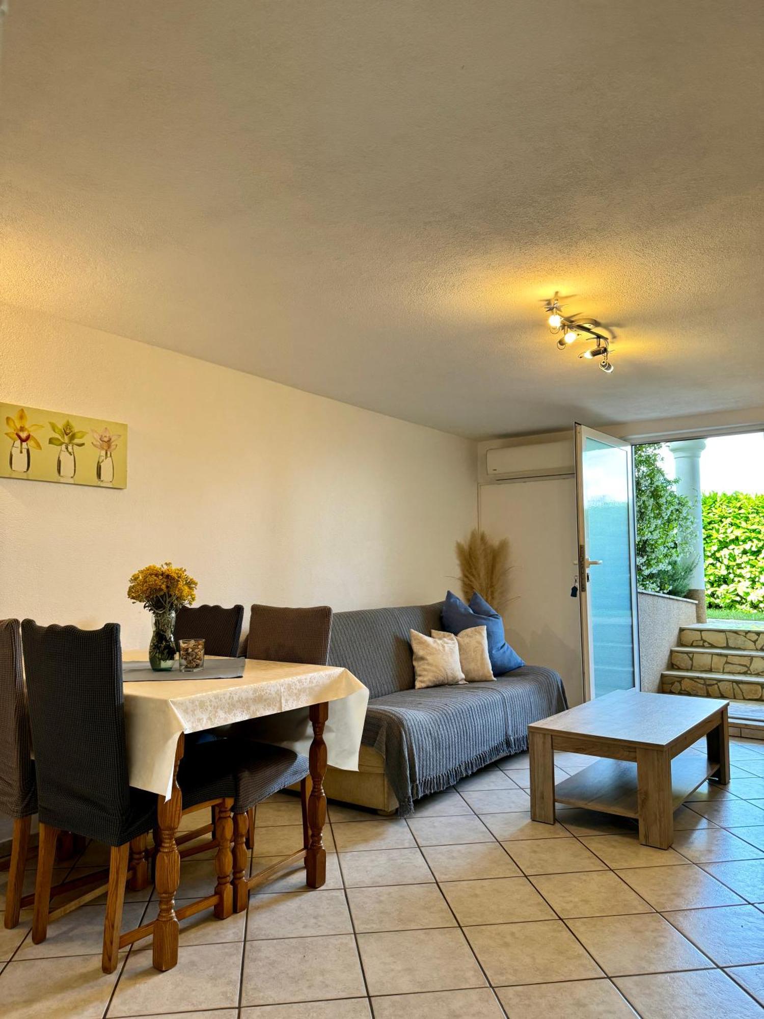 Kuca Moni Apartment Medulin Bagian luar foto